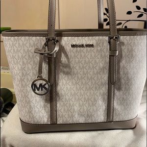 NEVER USED Michael Kors Purse